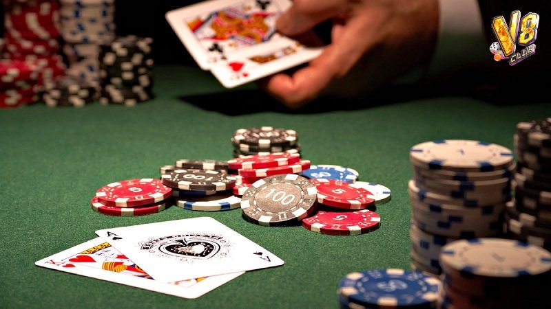 Chơi chậm ở những vòng đầu và tăng tốc vào các ván Liêng cuối